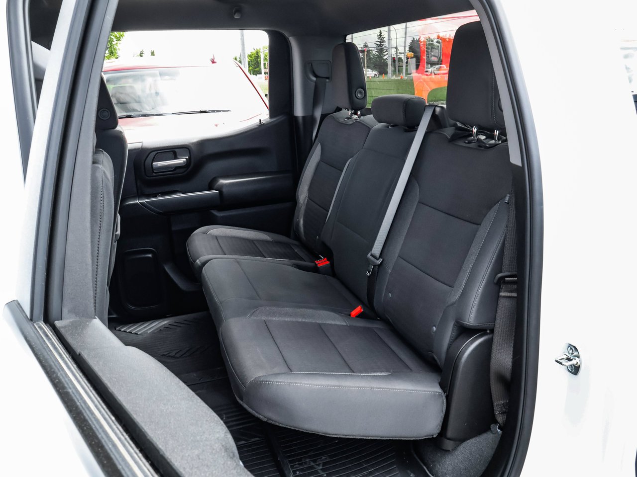 2025 Chevrolet Silverado 1500 4WD Crew Cab 147 Custom Trail Boss White Sherwood Park - photo #15