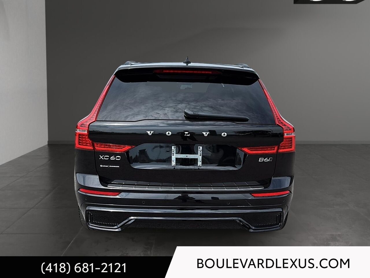 2022 Volvo XC60 19661A | B6 R-Design TI Black Quebec - photo #4