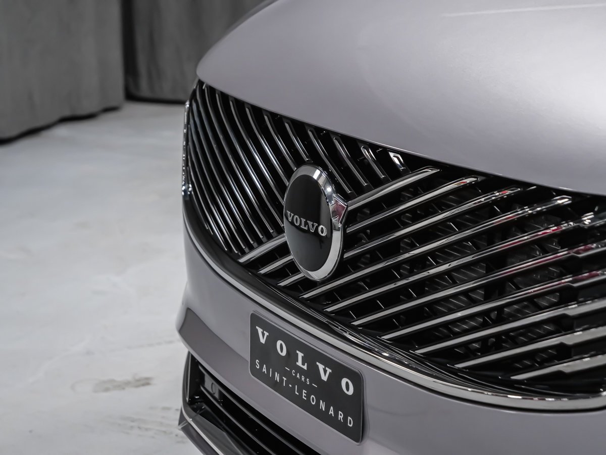 2026 Volvo XC90 B6 CORE BRIGHT Silver Montreal - photo #12