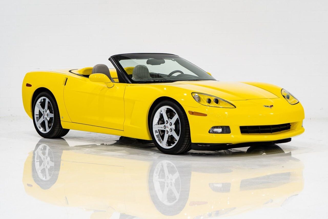 2008 Chevrolet Corvette PRIX EN USD | With Only 900km (563mi) From New With Window Sticker Yellow Montreal - photo #24