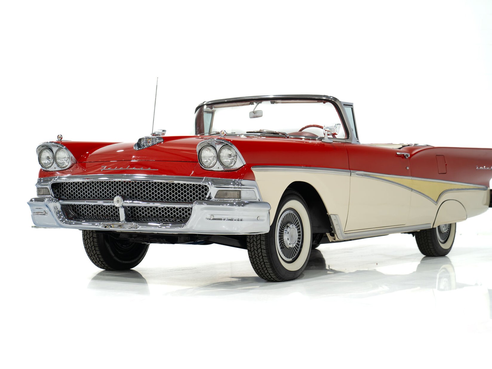 1958 Ford Fairlane 500 Skyliner Interceptor de police 352 CID Entièrement restaurée **PRIX EN USD** Montreal - photo #0