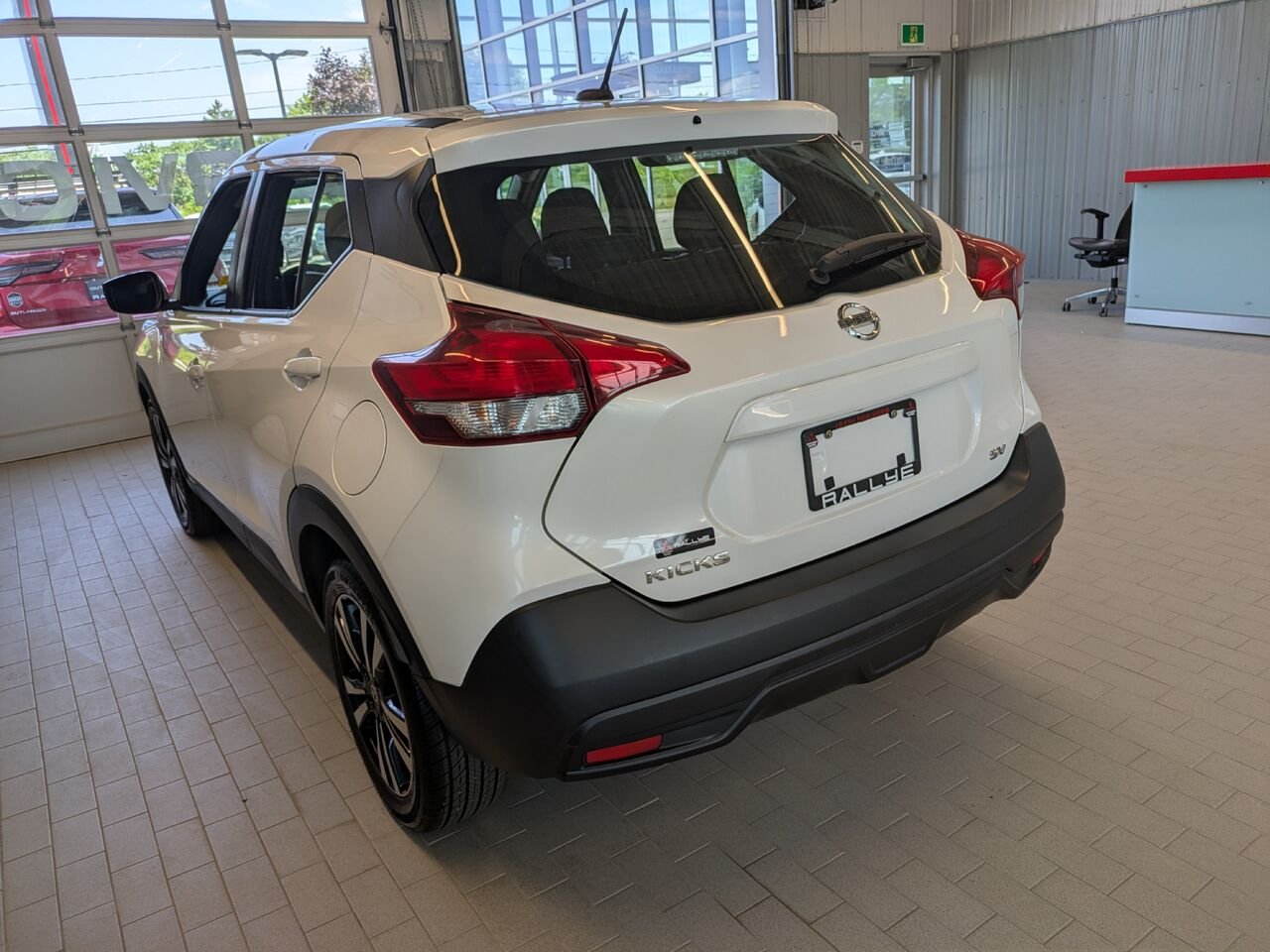 2018 Nissan Kicks White Gatineau - photo #17
