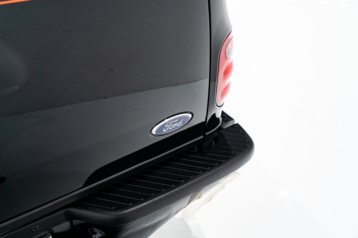 2000 Ford F-150 Harley Davidson Edition In Delivery Packaging Black Montreal - photo #63