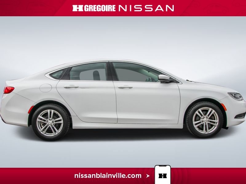Chrysler 200 2015 Blanc Blainville - photo #8