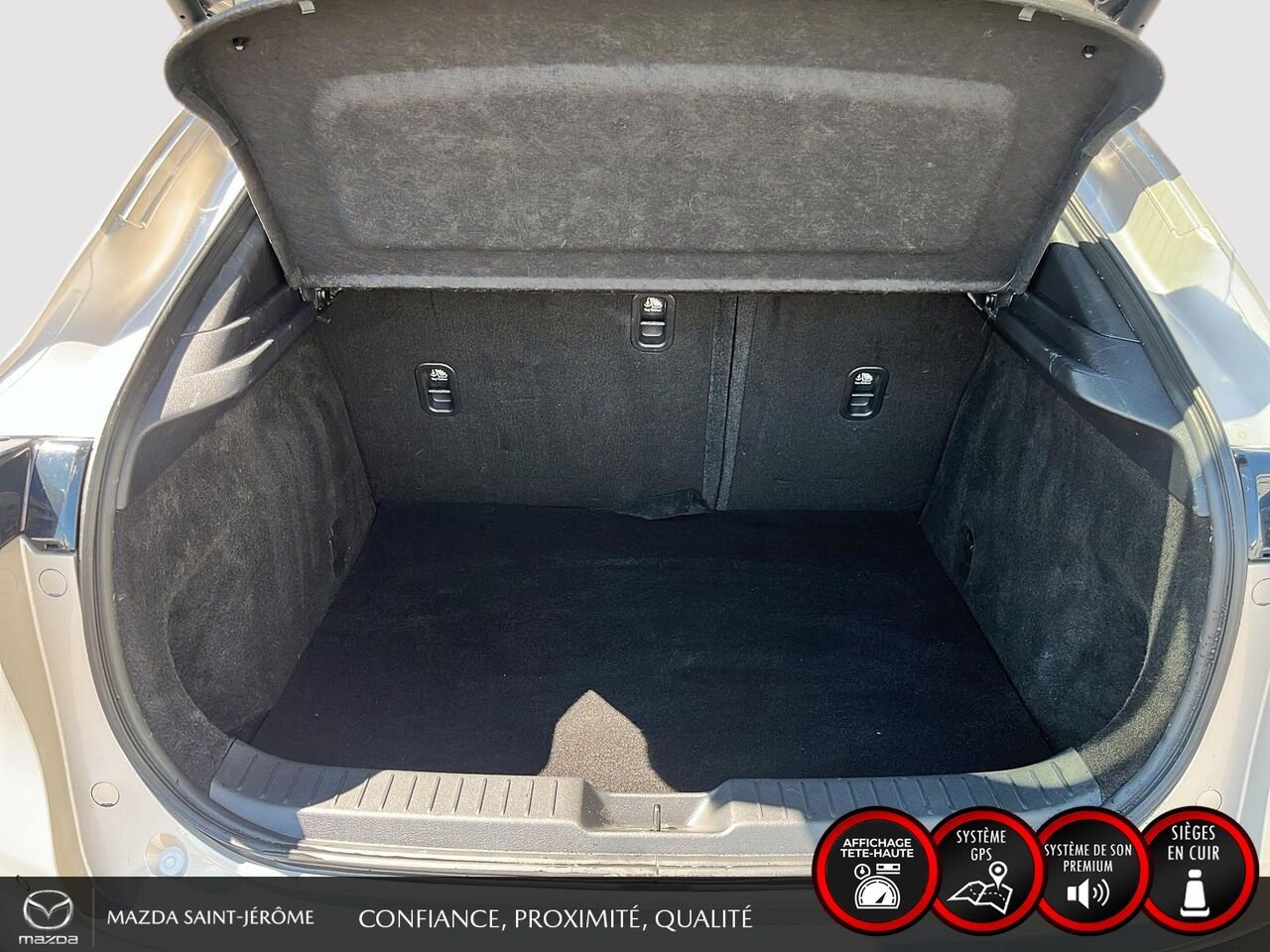 Mazda CX-30 GT | TOIT OUVRANT | CUIR | AWD | 2024 Gris Saint-Jérôme - photo #23
