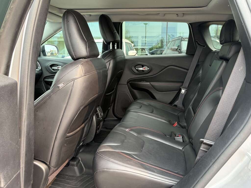2020 Jeep Cherokee Grey Gatineau - photo #10