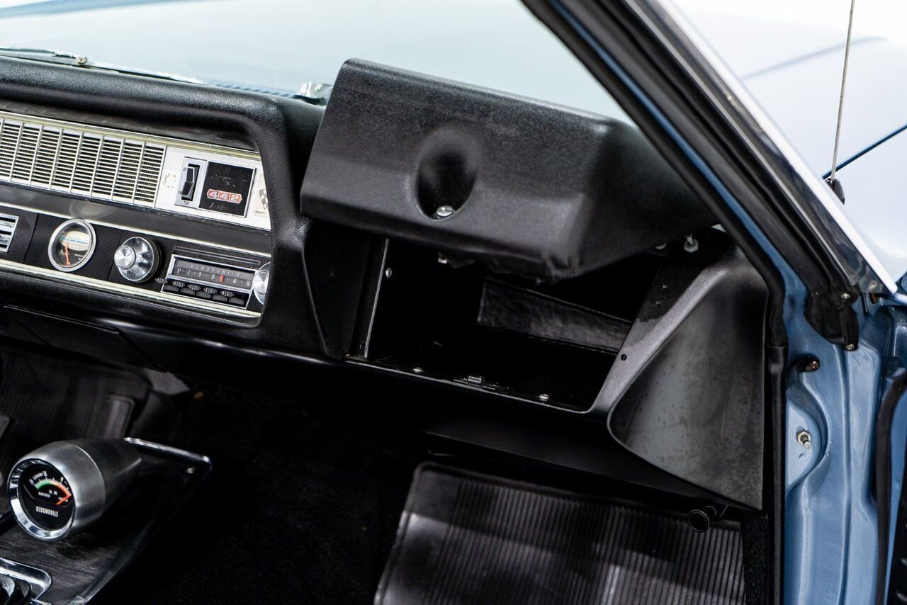 1966 Oldsmobile 442 PRIX EN USD | Matching# 400cu.in. 4-Speed Blue Montreal - photo #64