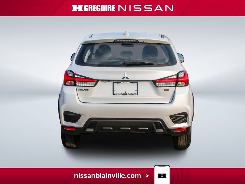 2022 Mitsubishi RVR White Saint-Eustache - photo #8