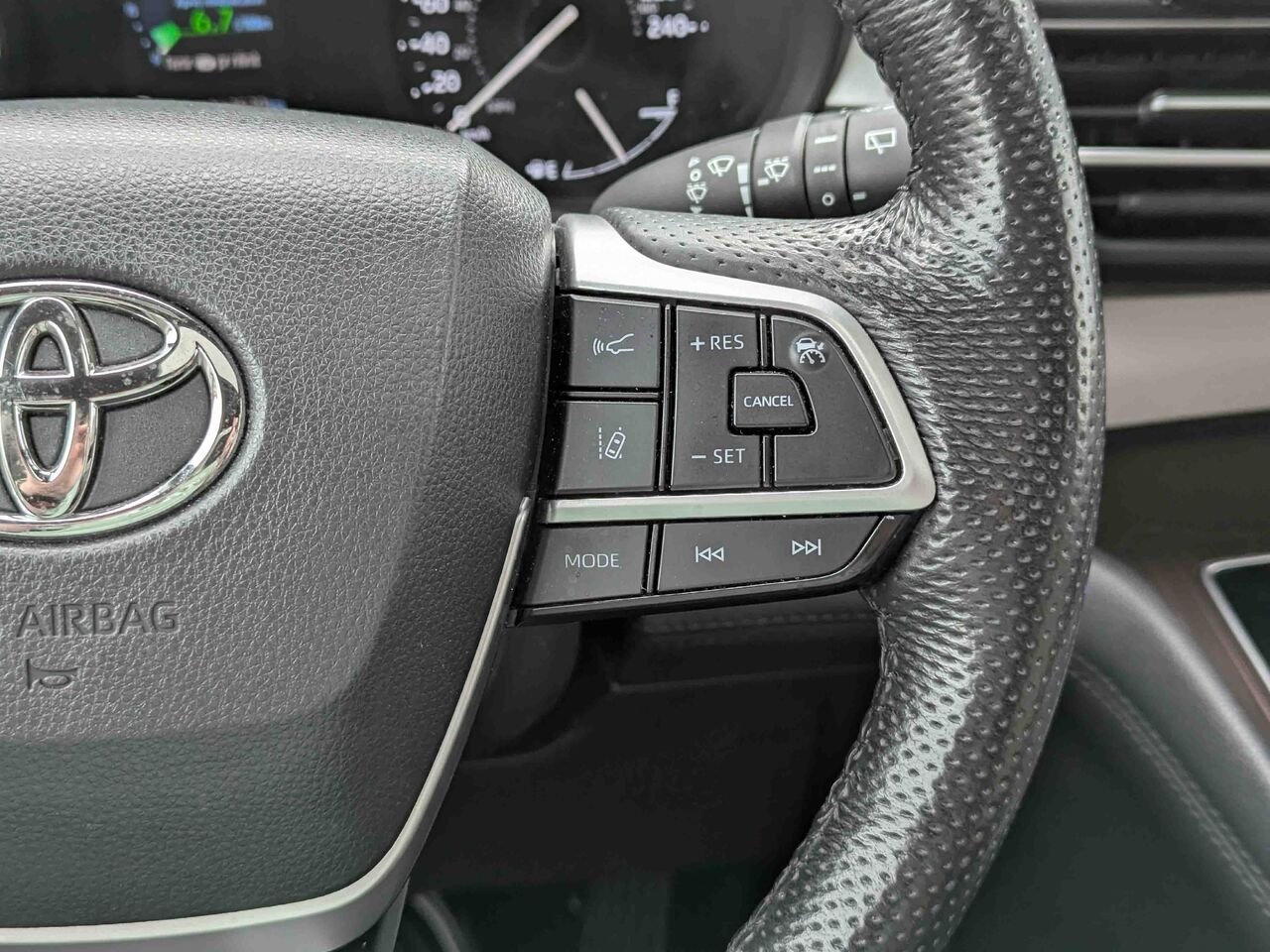 2024 Toyota Sienna 5TDGRKEC8RS203182 Wind Chill Pearl Sherbrooke - photo #14
