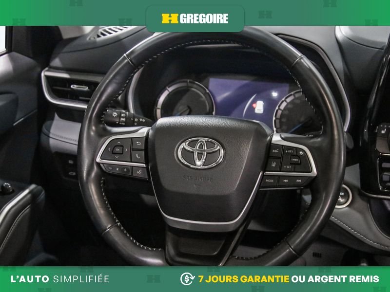 2024 Toyota Highlander Grey Saint-Eustache - photo #17