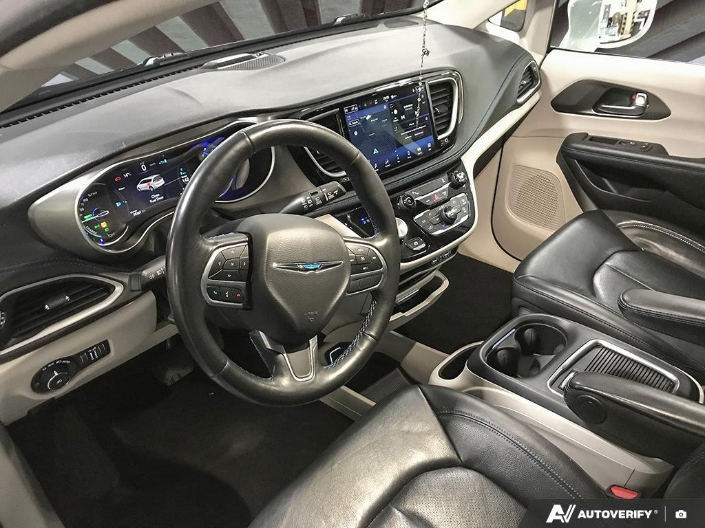 2021 Chrysler Pacifica Hybrid 2601324A | Touring L Plus White Edmonton - photo #12