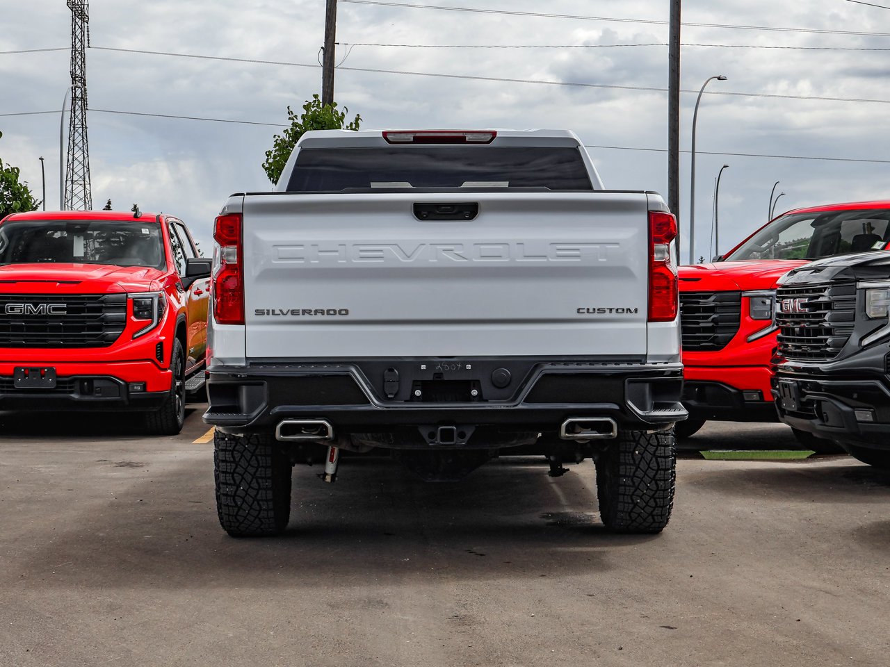 2025 Chevrolet Silverado 1500 4WD Crew Cab 147 Custom Trail Boss White Sherwood Park - photo #6