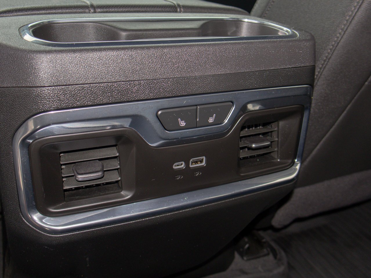 2025 Chevrolet Silverado 2500HD 4WD Crew Cab 159 LTZ White Sherwood Park - photo #37
