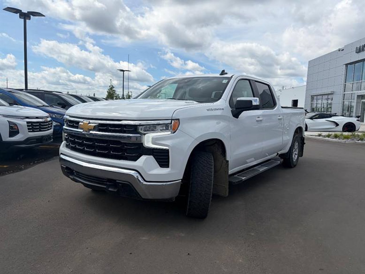 2024 Chevrolet Silverado 1500 4WD Crew Cab 147 LT White Sherwood Park - photo #2
