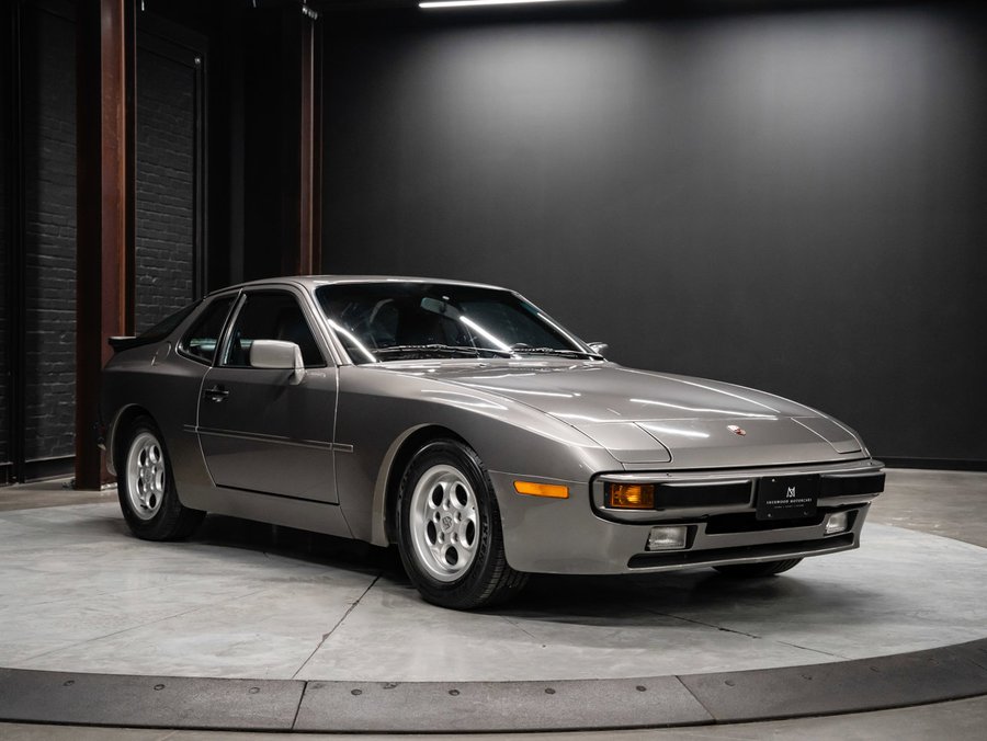 1986 Porsche 944 1986 Grey