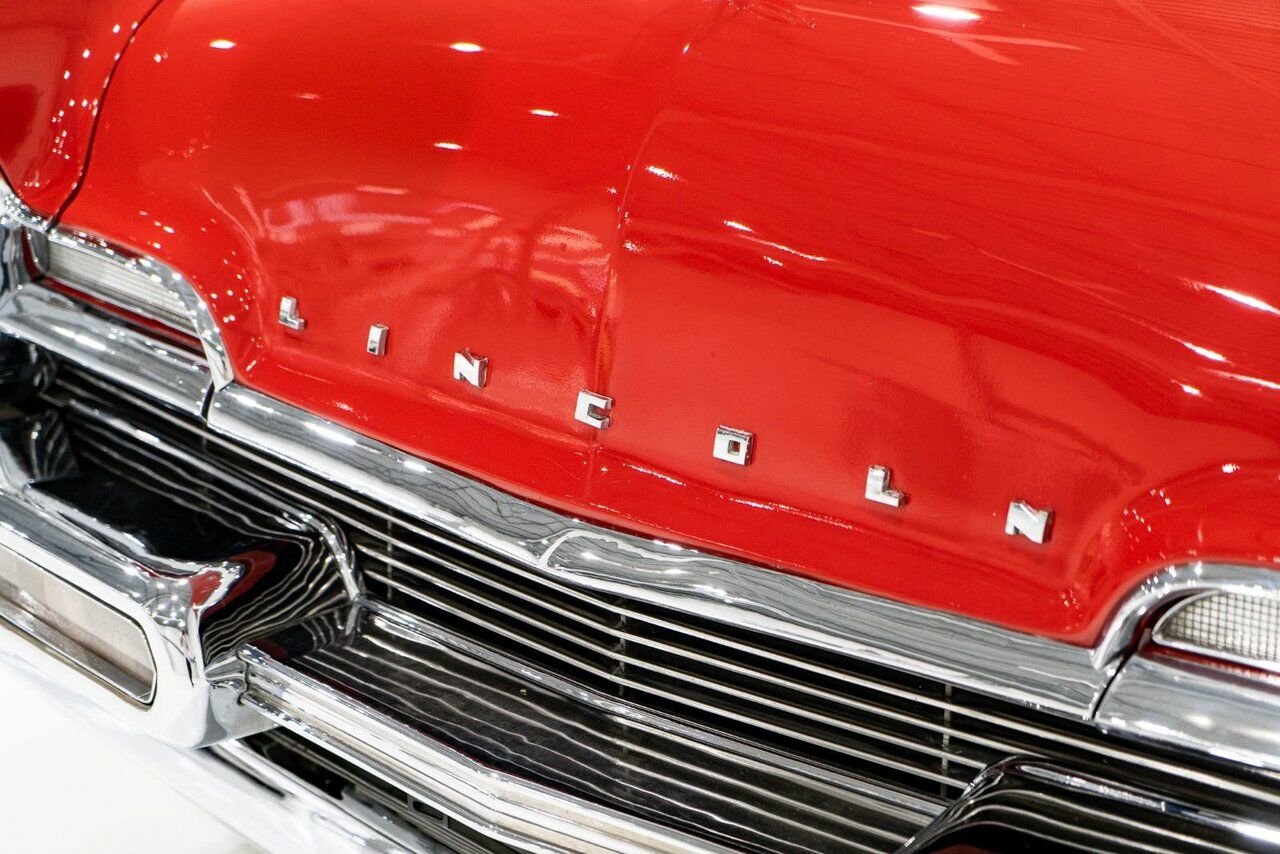 Lincoln Premiere **PRICE IN USD** 1957 Rouge Montréal - photo #28