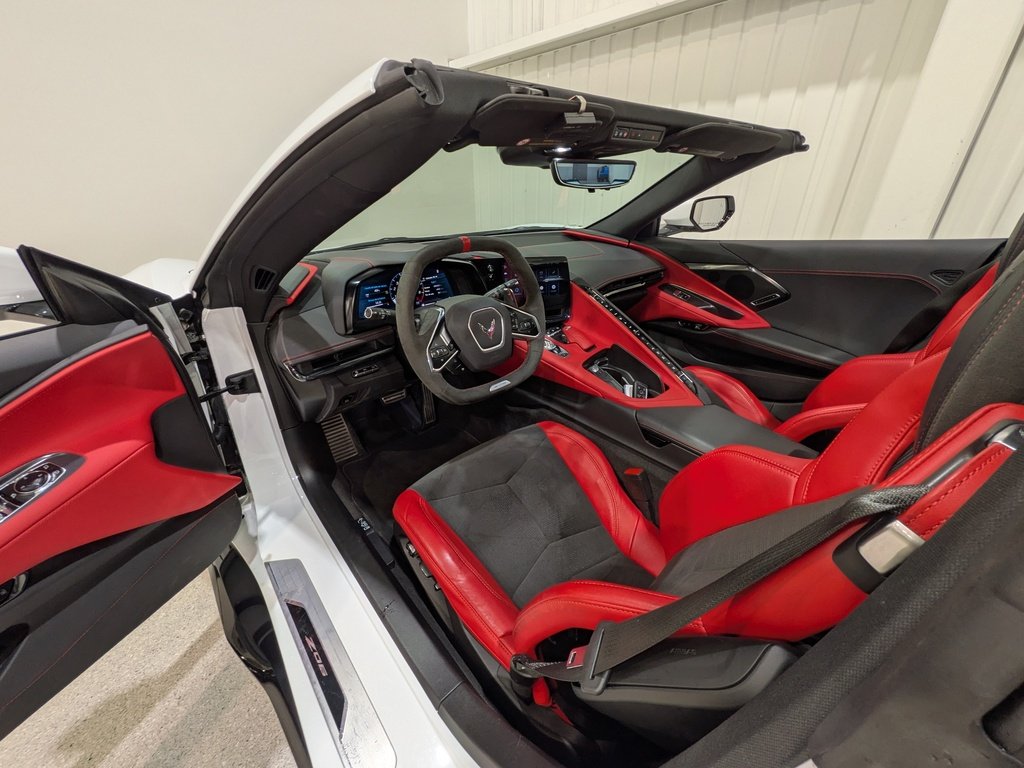 2024 Chevrolet Corvette 2dr Z06 Cpe w/2LZ White Val-David - photo #12