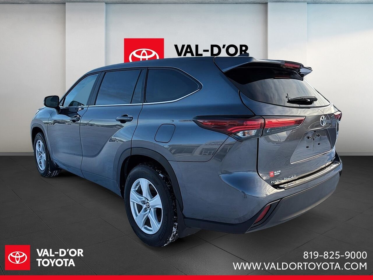 Toyota Highlander LE AWD LE AWD 2024 Gris Val-d'Or - photo #3