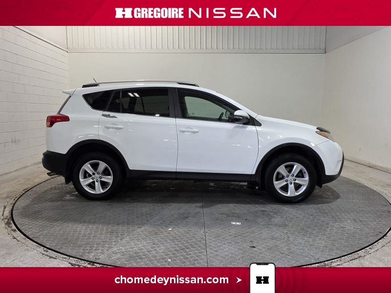 2013 Toyota Rav 4 White Laval - photo #4