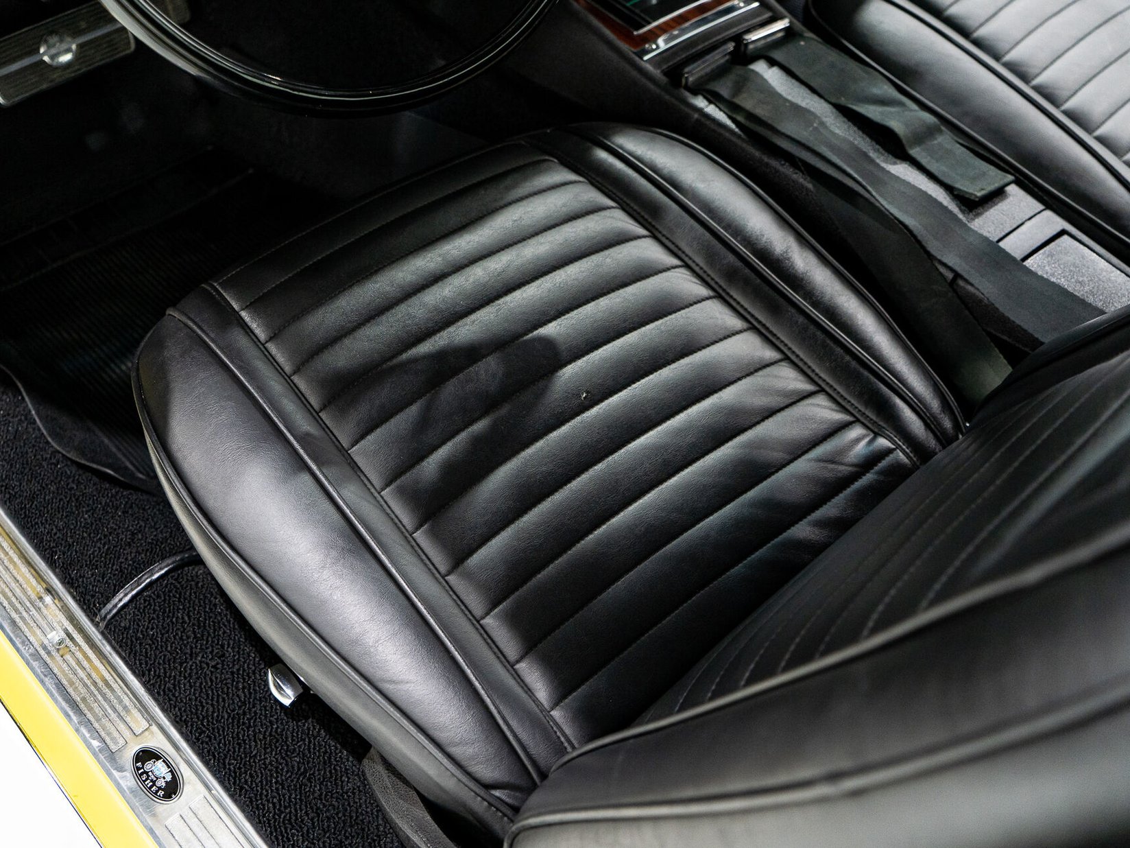 1969 Chevrolet Camaro SS **PRIX EN USD** With factory A/C Yellow Montreal - photo #55