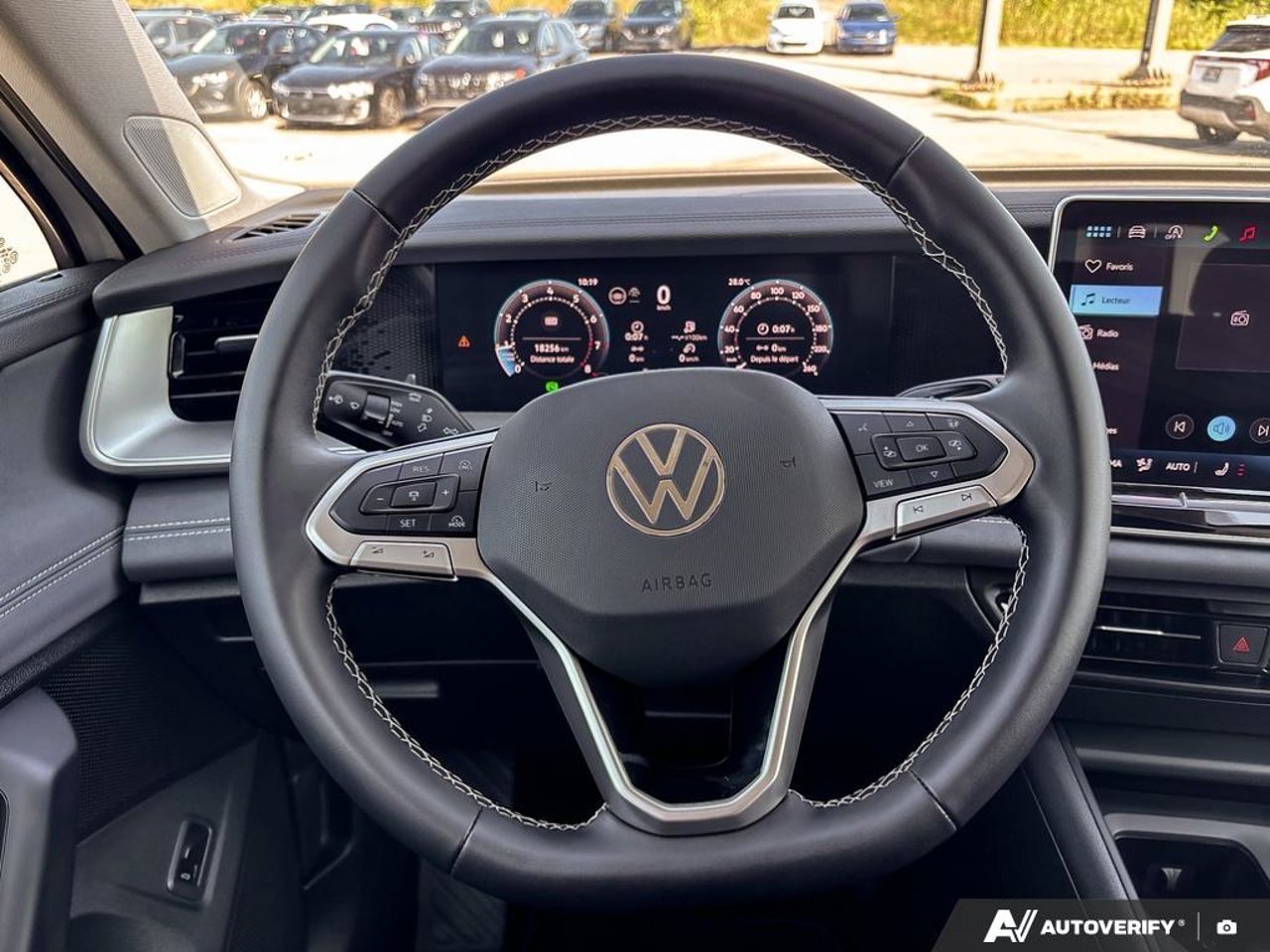 2026 Volkswagen Tiguan 3VVER7RM9TM009437 White Mirabel - photo #16