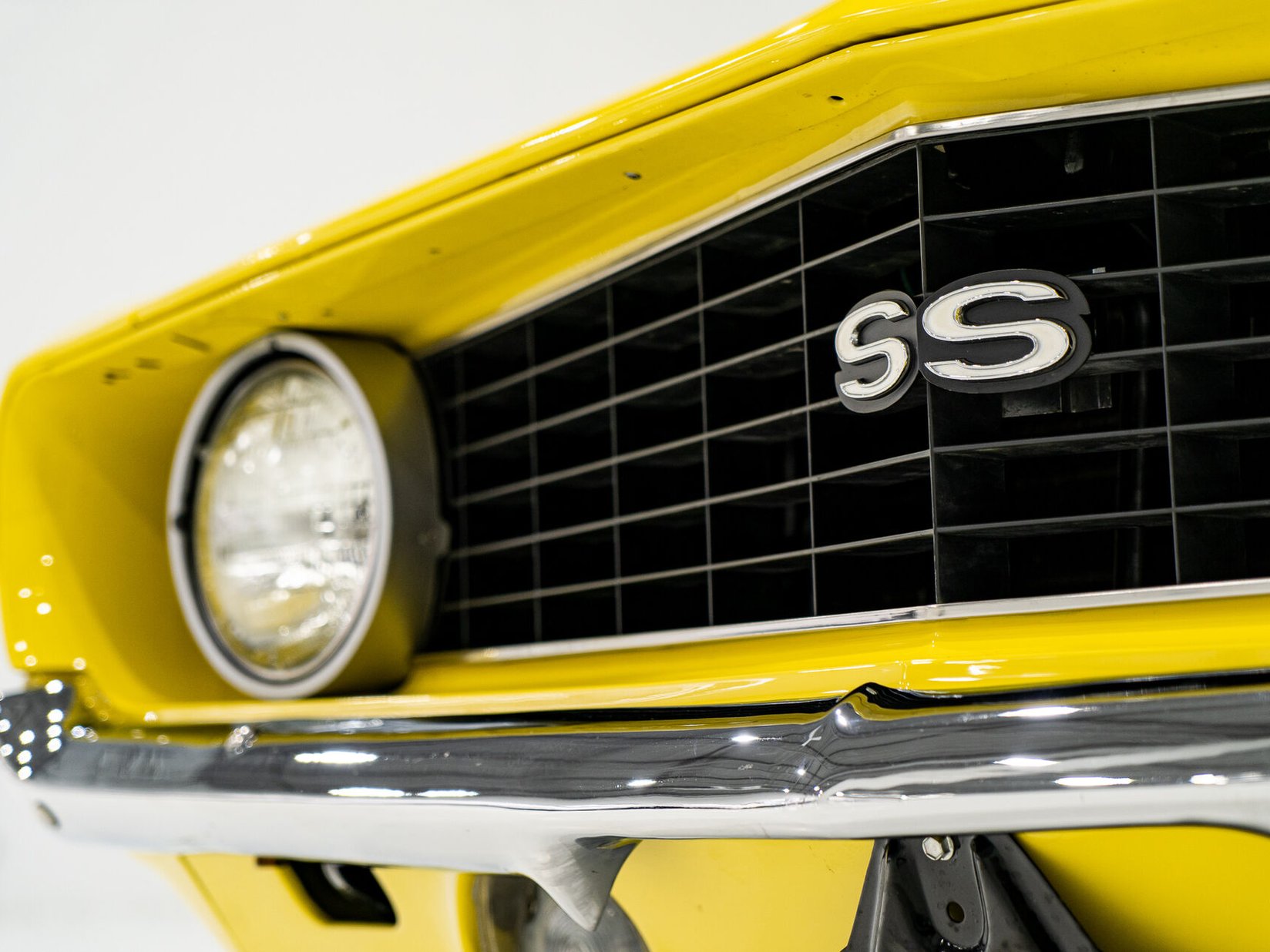 1969 Chevrolet Camaro SS **PRIX EN USD** With factory A/C Yellow Montreal - photo #26