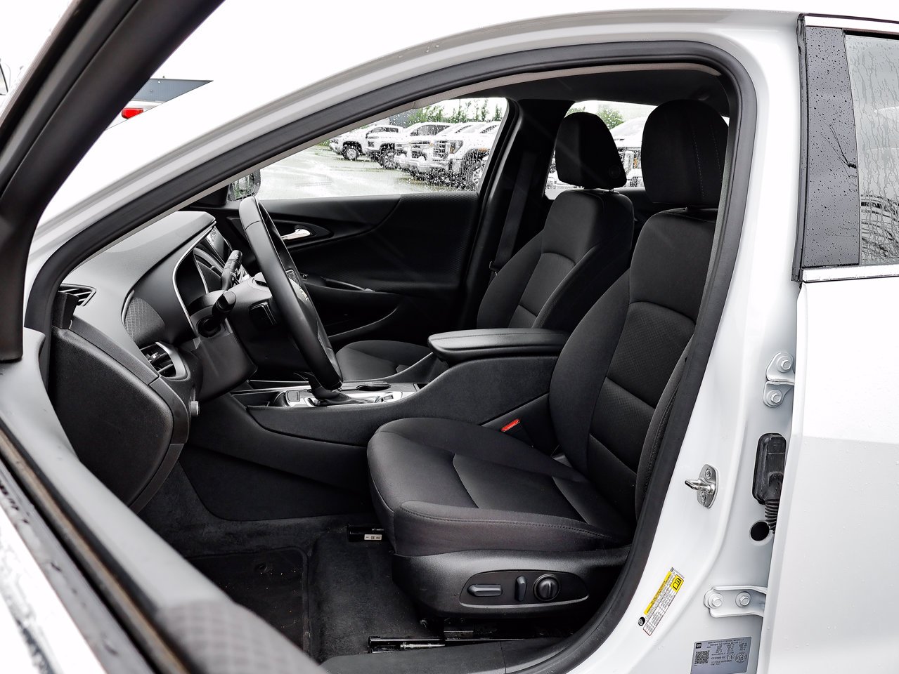 2024 Chevrolet Malibu 4dr Sdn 1LT White Sherwood Park - photo #15
