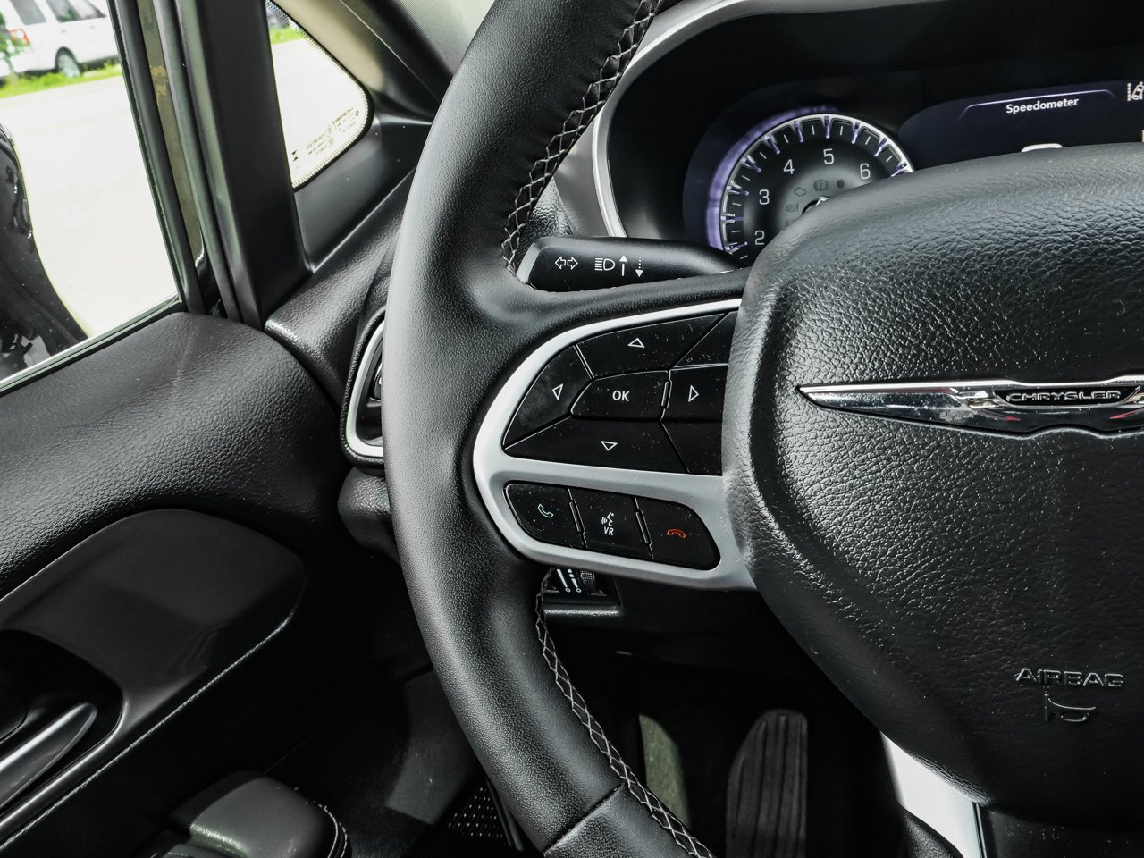 2025 Chrysler Grand Caravan SXT 2WD Black Sherwood Park - photo #22