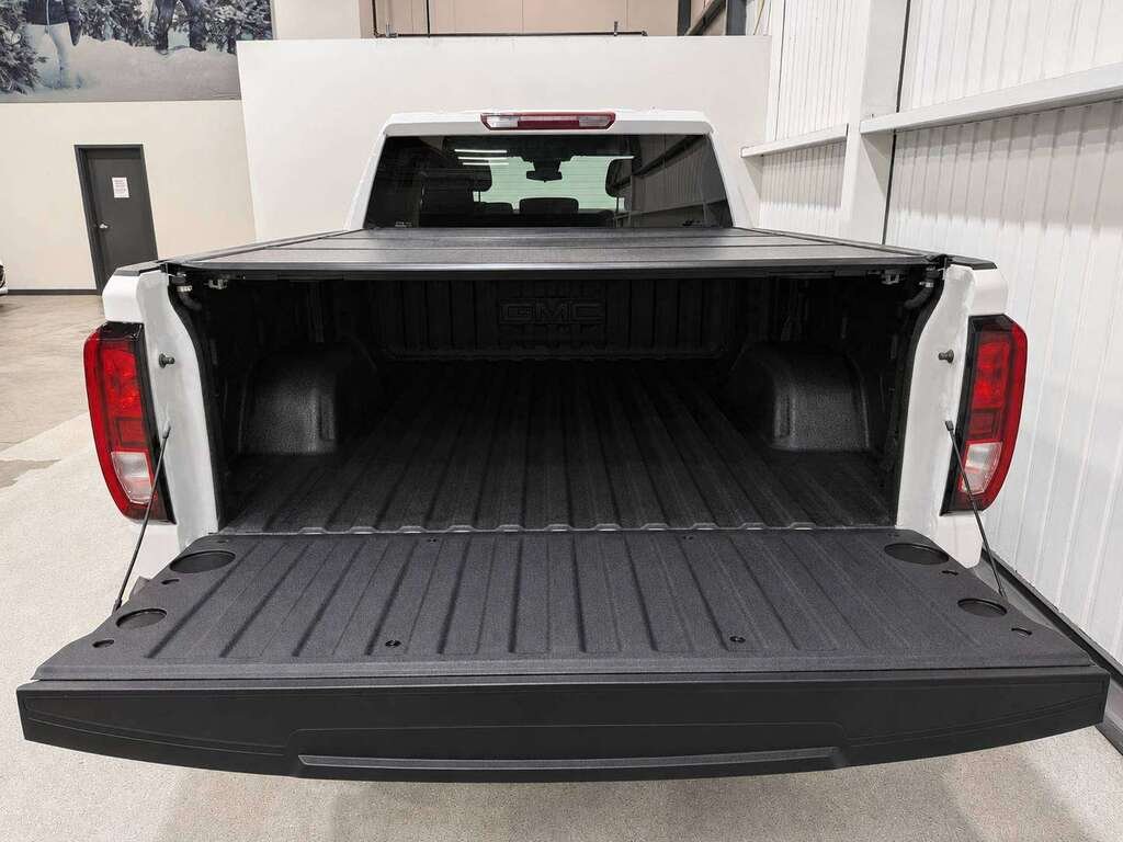 2024 GMC Sierra 1500 4WD Crew Cab 157" Elevation White Val-David - photo #8