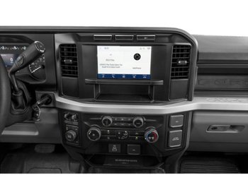 Ford Super Duty F-350 à roues arrière jumelées XL