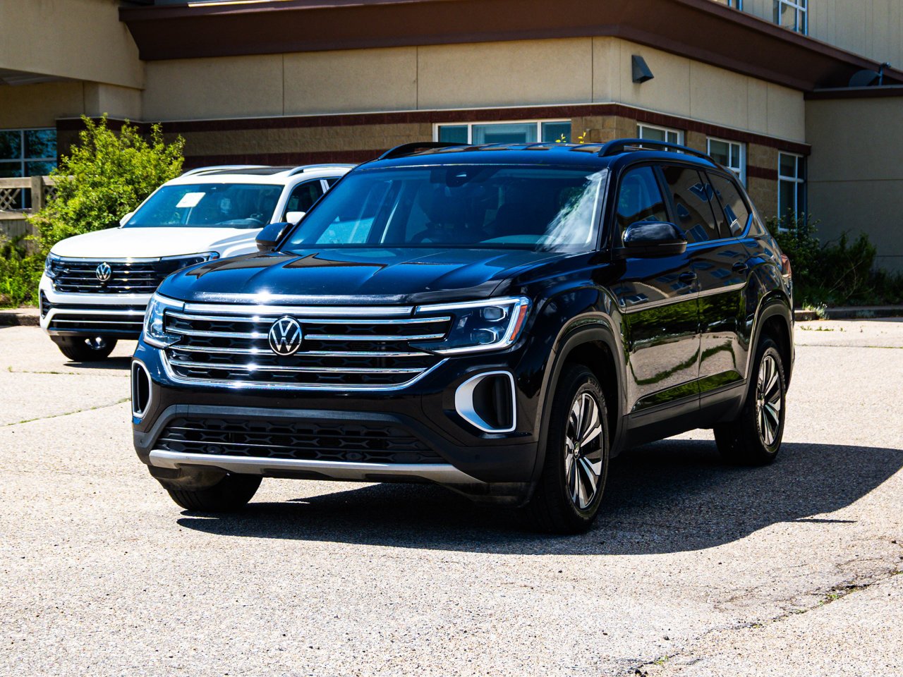 2025 Volkswagen Atlas Comfortline 2.0 TSI 4MOTION Black Sherwood Park - photo #3