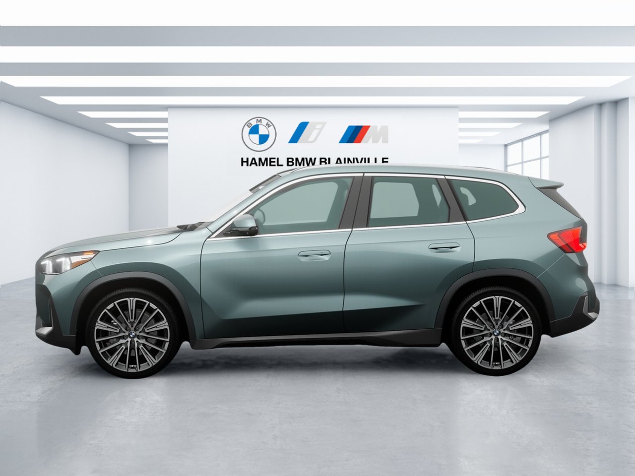 BMW X1 xDrive28i 2026 Vert Cap York métallique Blainville - photo #3