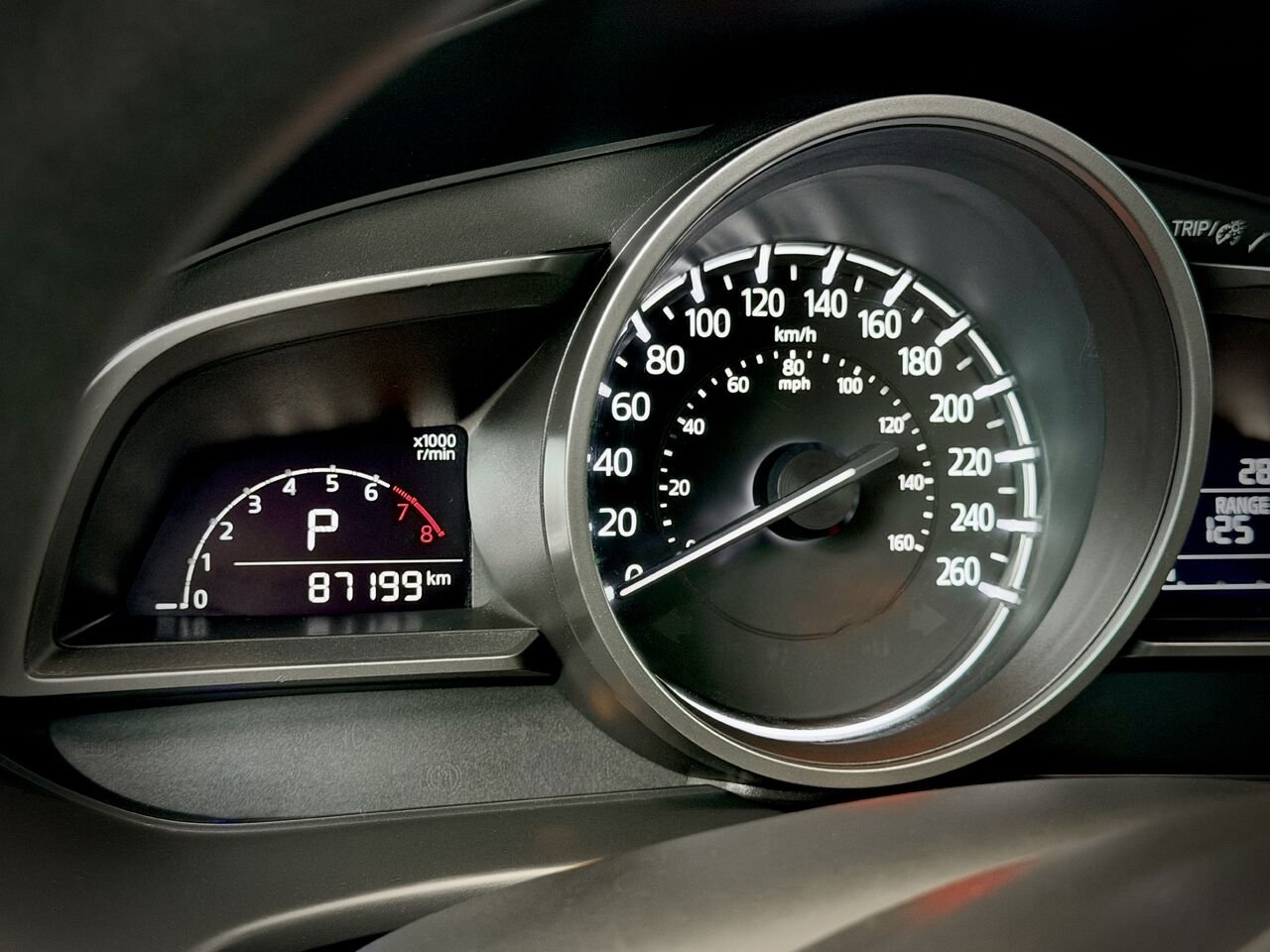 Mazda Mazda3 2018 Gris Notre-Dame-des-Prairies - photo #22