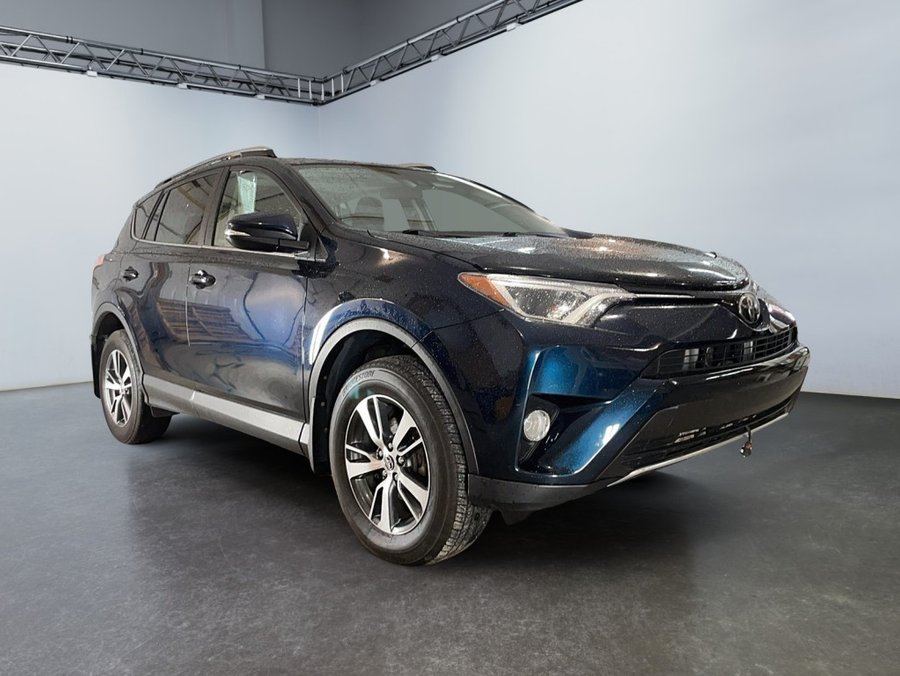 Toyota RAV4 AWD XLE 2018 Noir