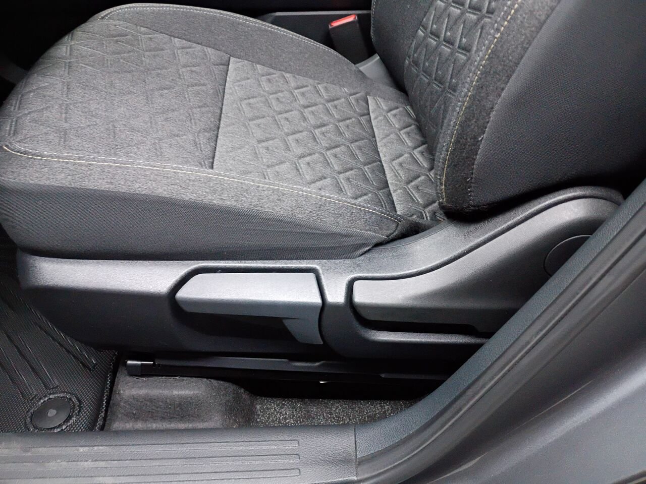 Nissan Kicks 2025 Gris Blainville - photo #17