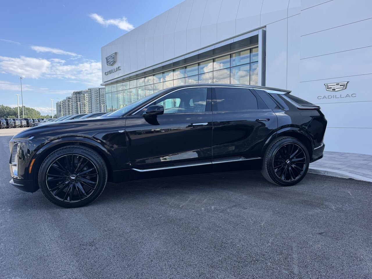 Cadillac LYRIQ TECH FINANCEMENT À PARTIR DE 0.99% 2024 Noir Laval - photo #0