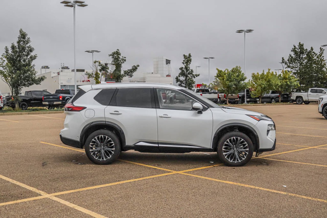 2024 Nissan Rogue AWD Platinum White Sherwood Park - photo #10