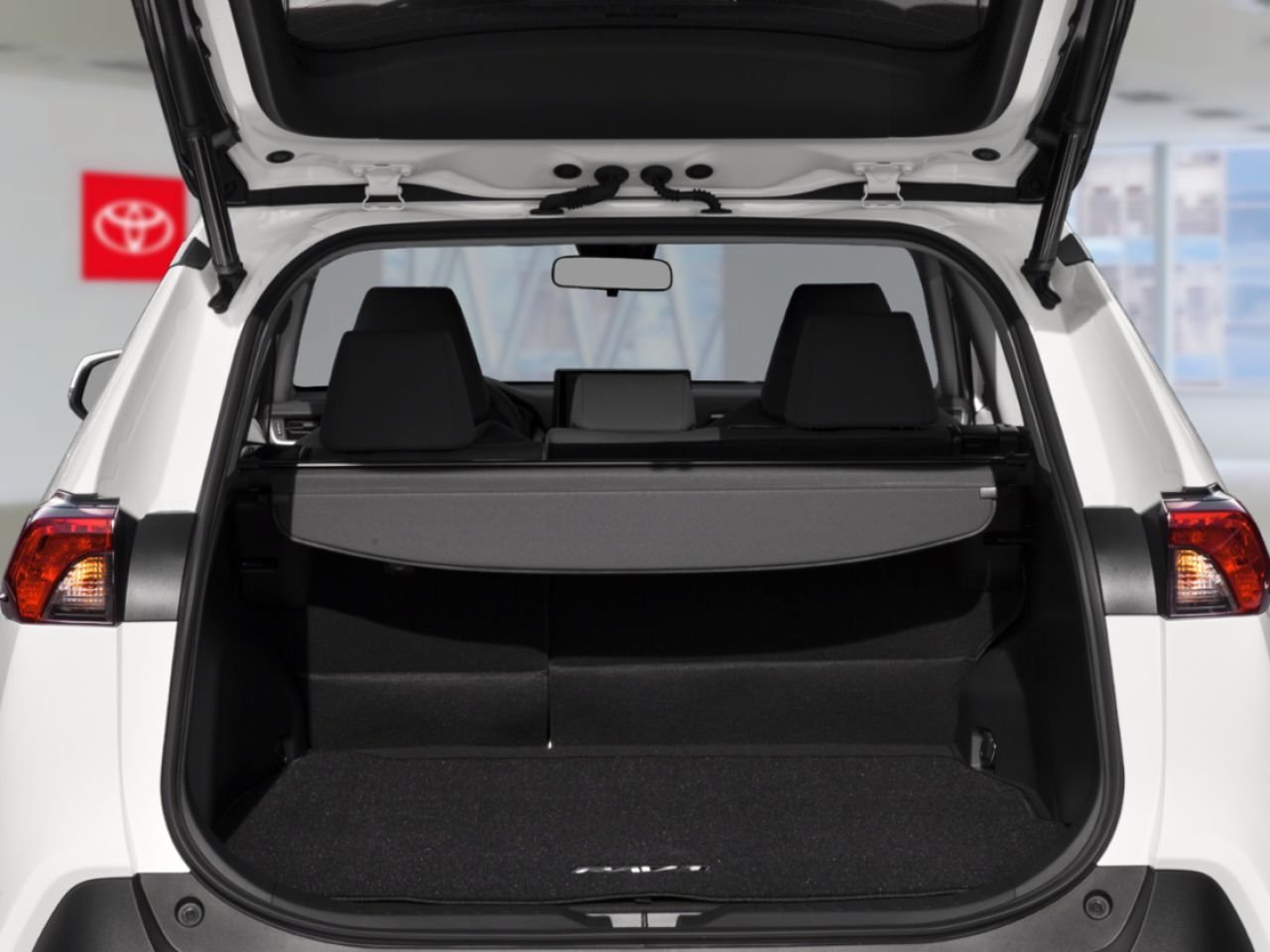 2021 Toyota RAV4 XLE FWD / HEATED SEATS / MOONROOF / ALLOY WHEELS / CARPLAY AND ANDROID AUTO Silver Mississauga - photo #5
