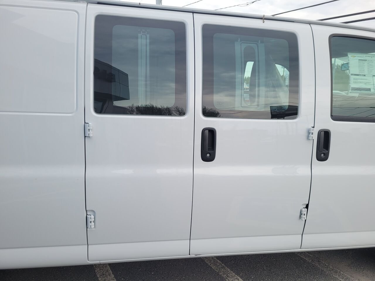 Chevrolet Fourgonnette Express utilitaire Traction arrière 2500 155 po 2025 BLANC SOMMET Thetford Mines - photo #12