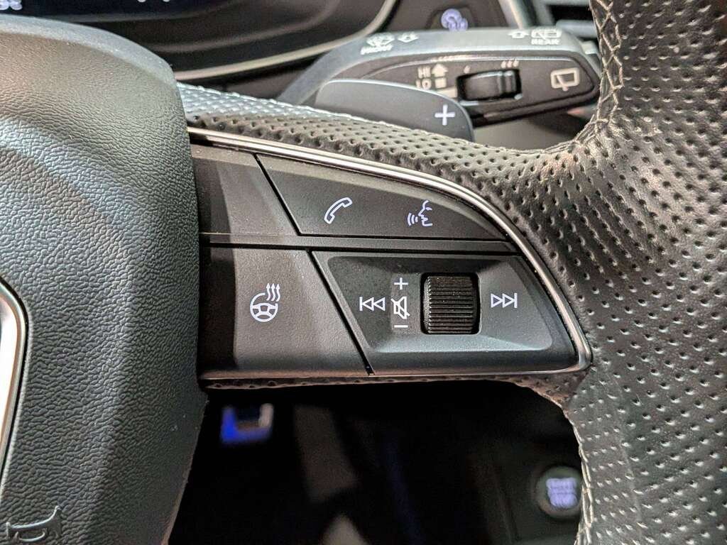 2023 Audi Q5 Technik 45 TFSI quattro Black Val-David - photo #17