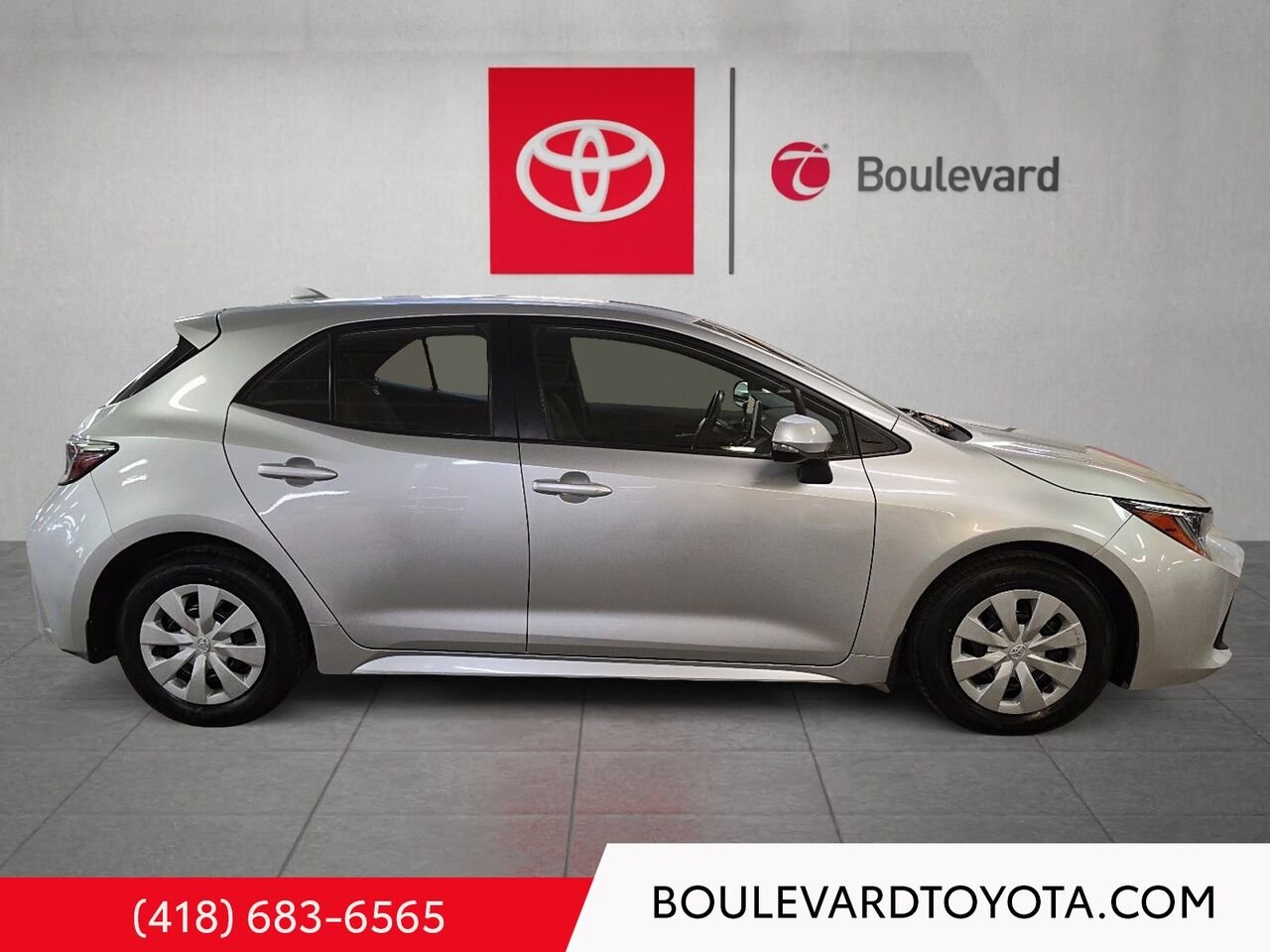 Toyota Corolla à hayon 100329A-17 | BASE 2021 Argent Québec - photo #2