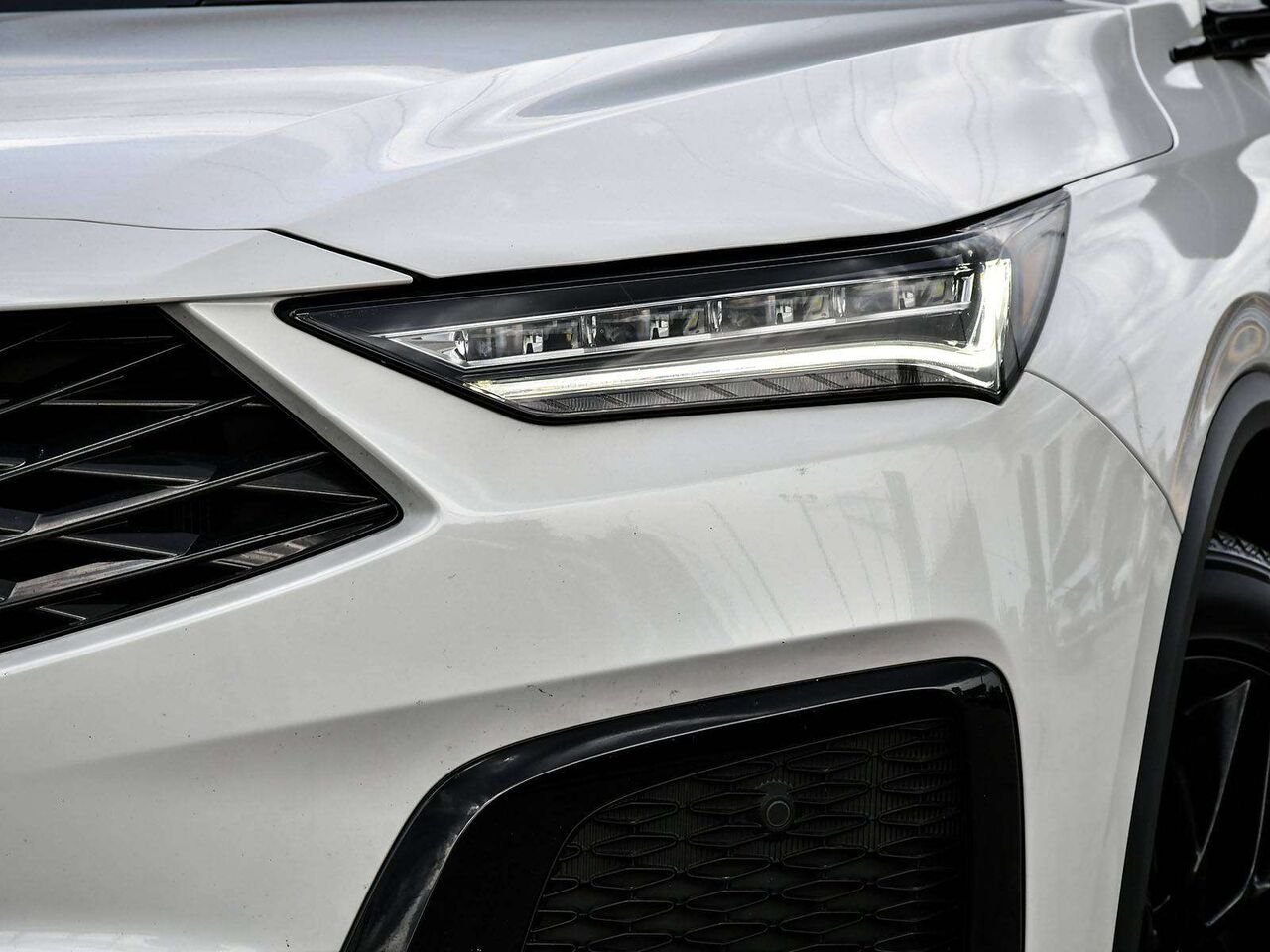 2025 Acura MDX Platinum Elite A-Spec SH-AWD White Etobicoke - photo #2