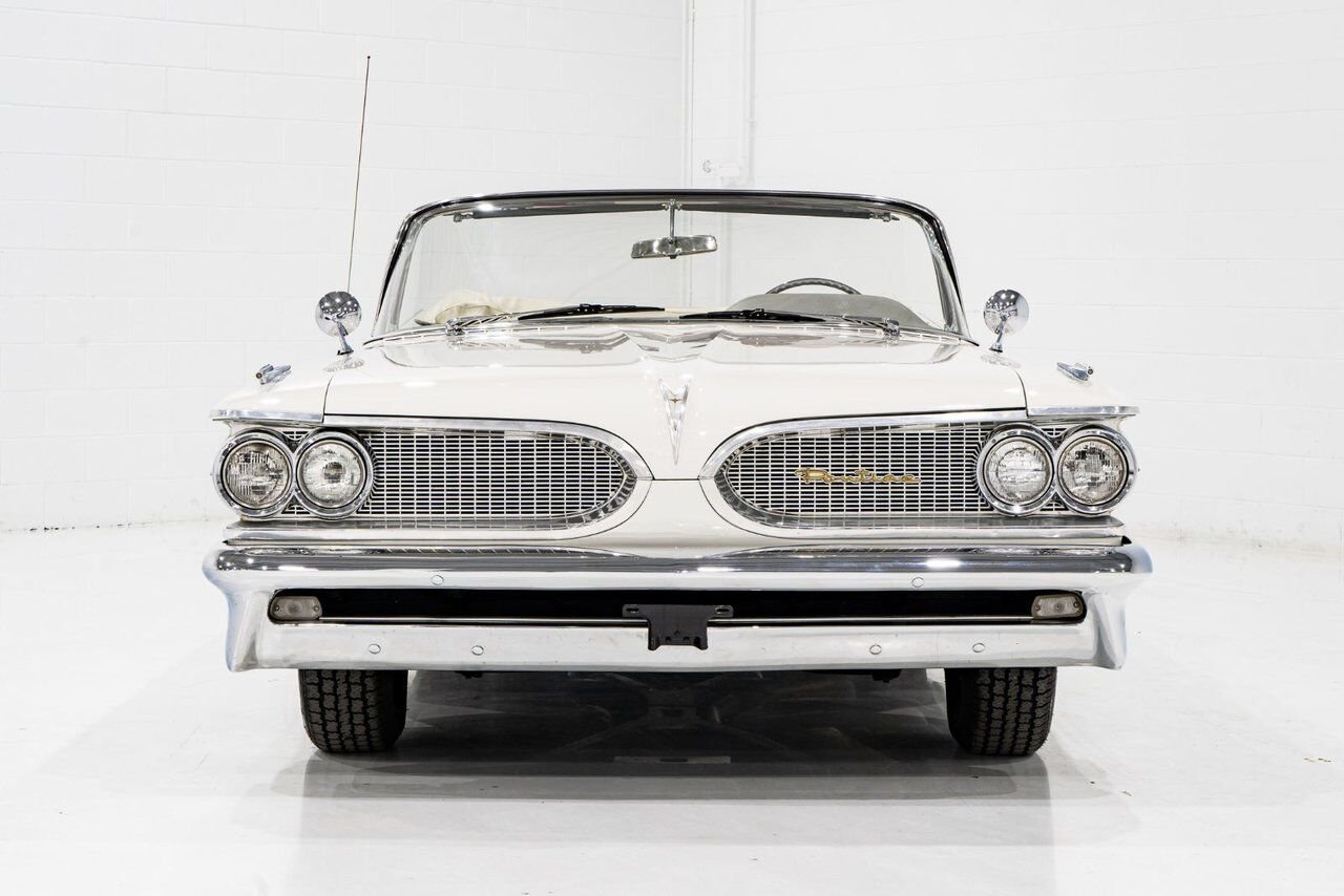 Pontiac PARISIENNE **PRIX EN USD** Fully restored with 261cu.in. and GM built sheet 1959 Blanc Montréal - photo #2