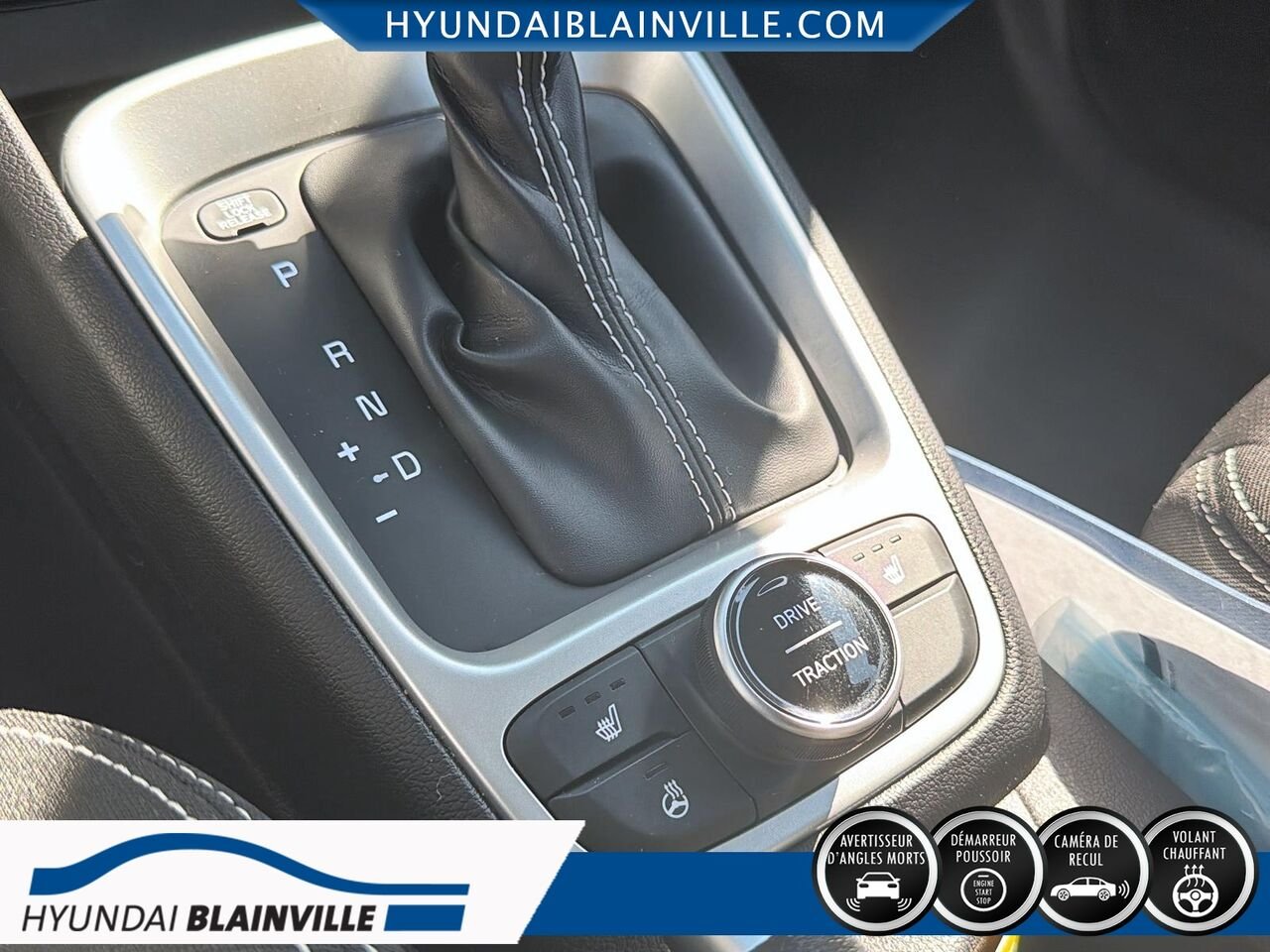Hyundai Venue 2022 Blanc Blainville - photo #16