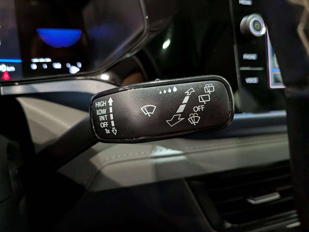 2024 Volkswagen Taos Comfortline 4MOTION Grey Val-David - photo #17
