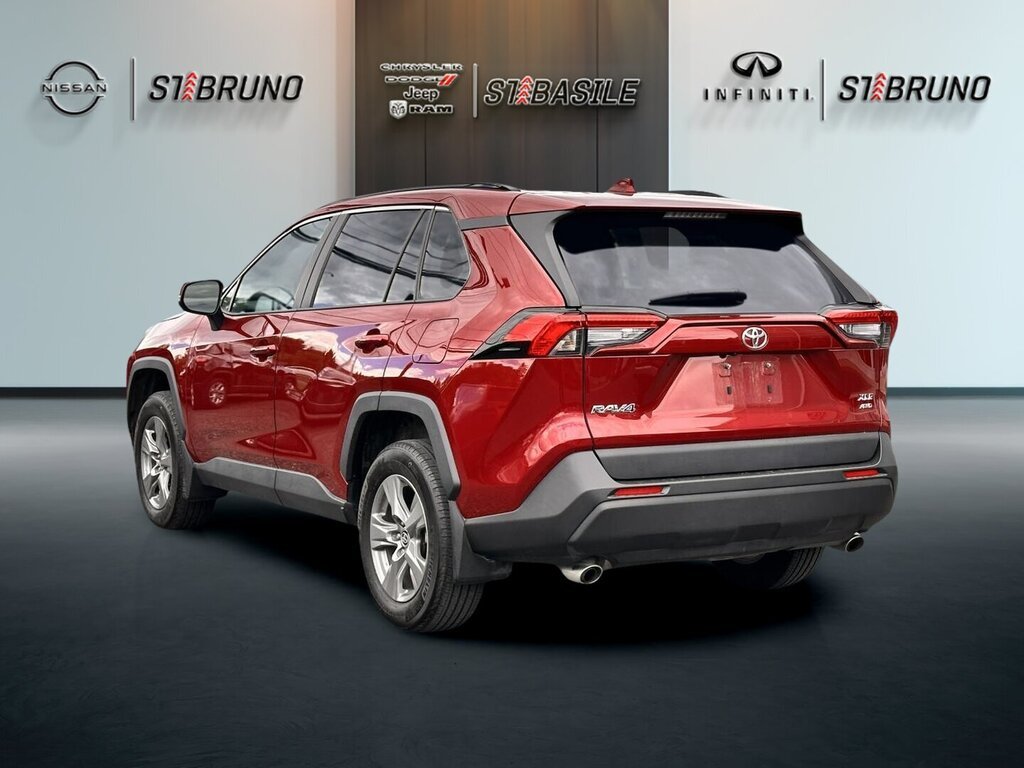 2024 Toyota RAV4 Red Saint-Basile-le-Grand - photo #8