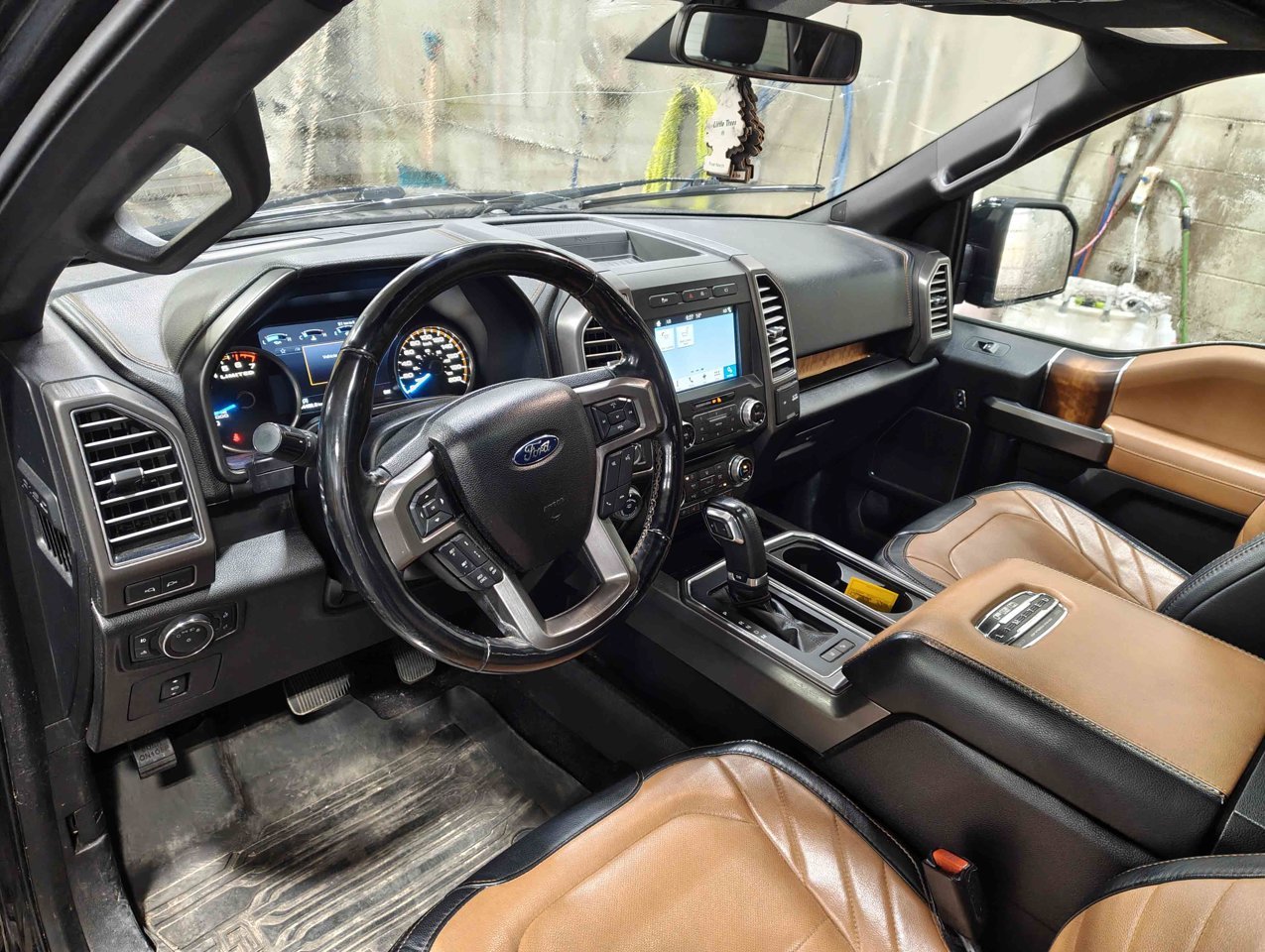 2017 Ford F-150 4WD SuperCrew 145 Limited Black Sherwood Park - photo #6