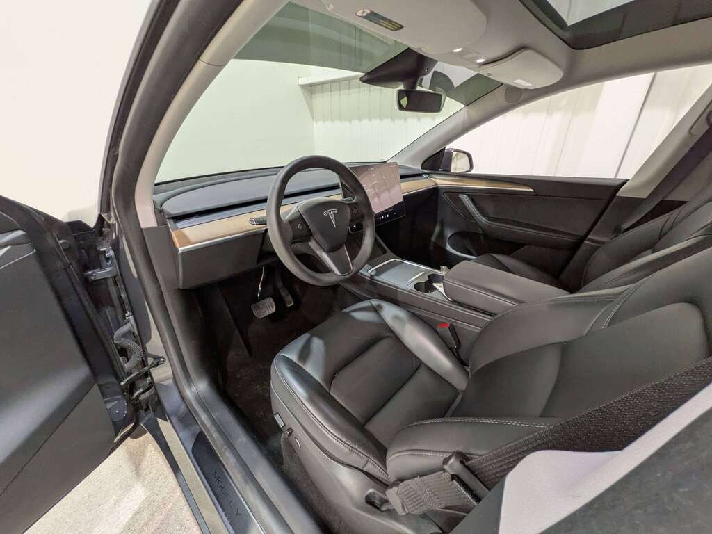 2023 Tesla Model Y RWD Grey Val-David - photo #10