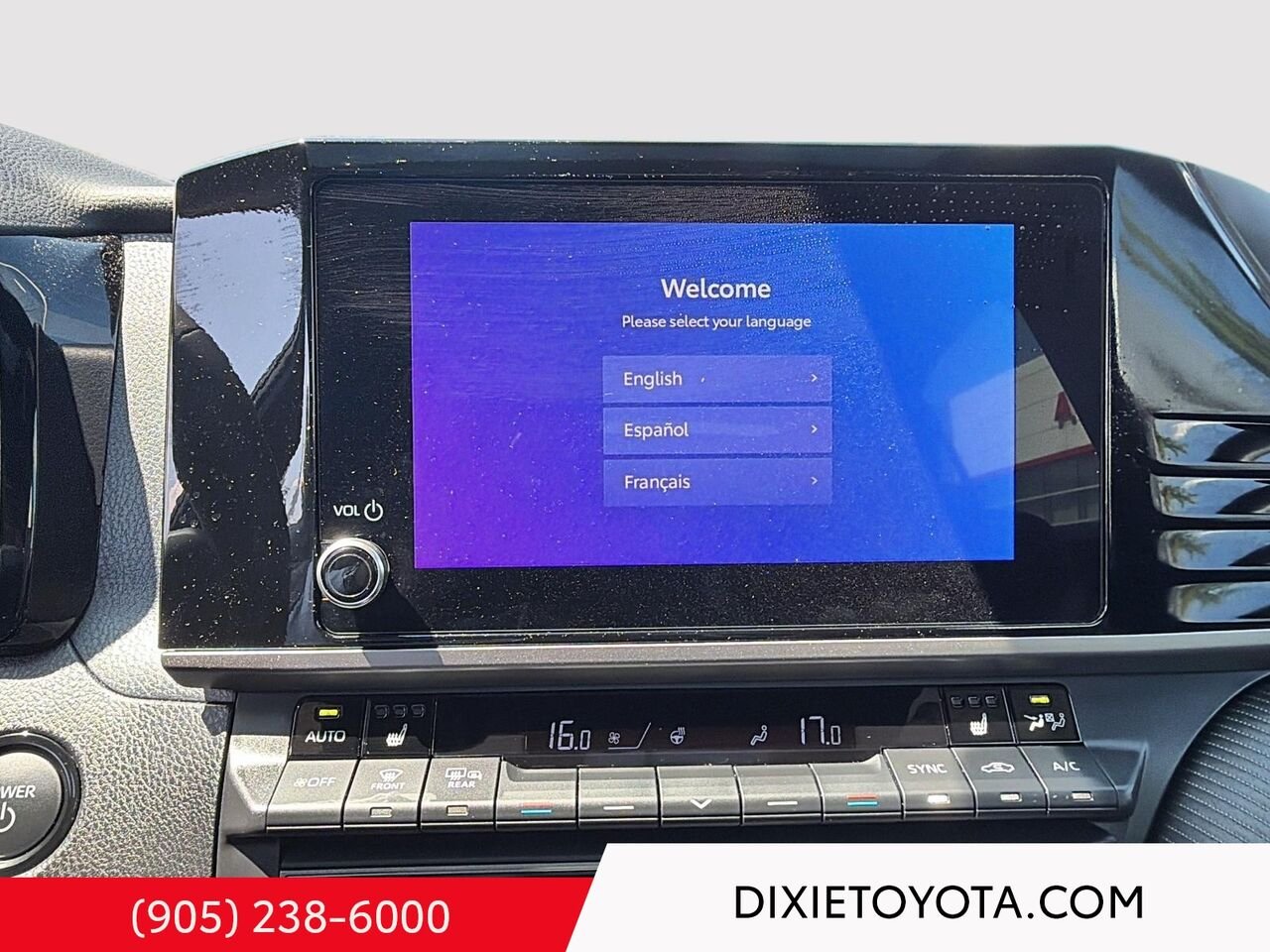 2026 Toyota Camry HYBRID SE UPGRADE AWD / CLEAN CARFAX / HEATED SEATS / MOONROOF / ALLOY WHEELS / CARPLAY AND ANDROID AUTO Black Mississauga - photo #14