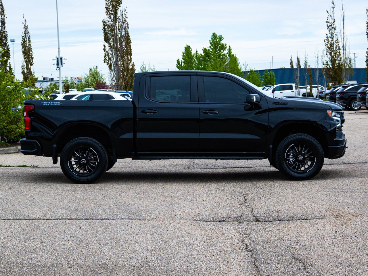 2024 Chevrolet Silverado 1500 4WD Crew Cab 147 LT Trail Boss Black Sherwood Park - photo #13